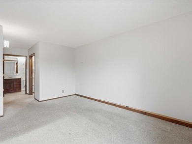 Move in ready 2 bedroom, 2 bath condo in desirable Edina - photo 12
