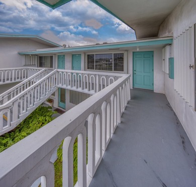 Fabulous condo located close to the pool, features new bathroom - photo 18
