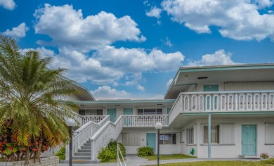 Fabulous condo located close to the pool, features new bathroom - photo 20
