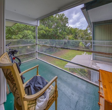 Fabulous condo located close to the pool, features new bathroom - photo 21