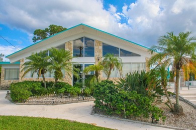 Fabulous condo located close to the pool, features new bathroom - photo 22