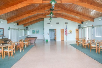Fabulous condo located close to the pool, features new bathroom - photo 25