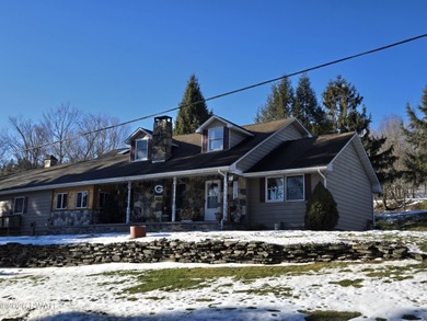 (private lake, pond, coastal) Home For Sale in Waymart Pennsylvania