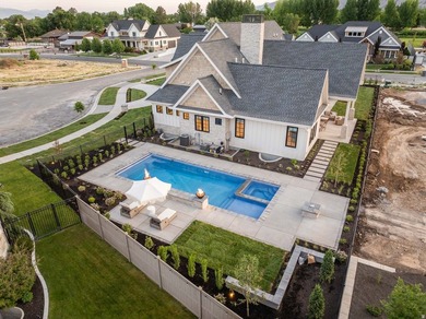 Welcome to 423 S 150 E in the heart of Mapleton! This beautiful - photo 3