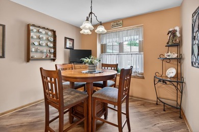 Lovingly owned and meticulously maintained by the original owner - photo 4
