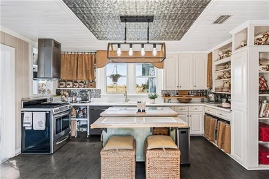 Step back in time while enjoying modern comfort in this - photo 9