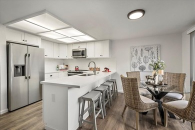 This beautiful townhome in The Villas of Almaden, is in one of - photo 11