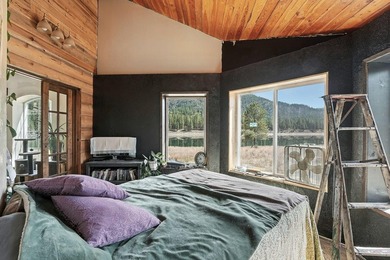 Discover your dream estate at the end of a private peninsula on - photo 11