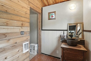 Discover your dream estate at the end of a private peninsula on - photo 13
