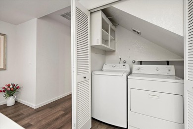 This beautiful townhome in The Villas of Almaden, is in one of - photo 15