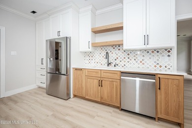 There's a reason Bienville Place remains one of Ocean Springs' - photo 23