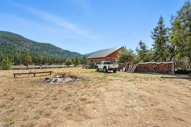 Discover your dream estate at the end of a private peninsula on - photo 23