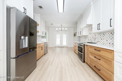 There's a reason Bienville Place remains one of Ocean Springs' - photo 24