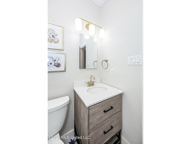 There's a reason Bienville Place remains one of Ocean Springs' - photo 28