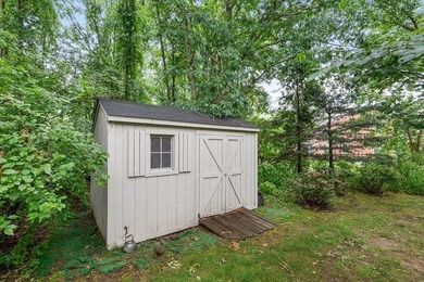 Adorable 3 Bedroom, 2.5 Bath Split-Level in South Road Estates - photo 28