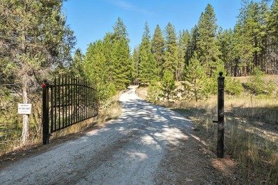 Discover your dream estate at the end of a private peninsula on - photo 30