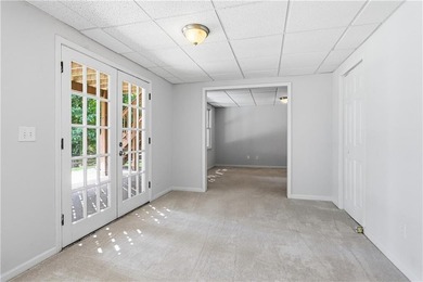 Enjoy stunning golf course views from this spacious home in the - photo 32