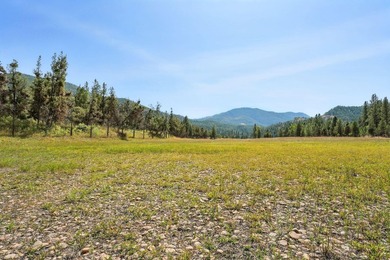 Discover your dream estate at the end of a private peninsula on - photo 36