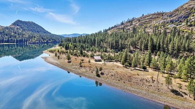 Discover your dream estate at the end of a private peninsula on - photo 43