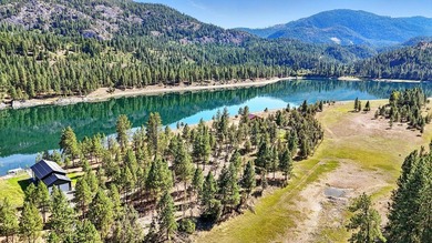 Discover your dream estate at the end of a private peninsula on - photo 46