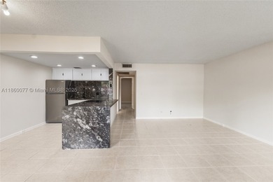 !! LOCATED ON THE FIRST FLOOR ... AND WITH GOLF COURSE VIEW - photo 5