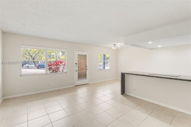 !! LOCATED ON THE FIRST FLOOR ... AND WITH GOLF COURSE VIEW - photo 7
