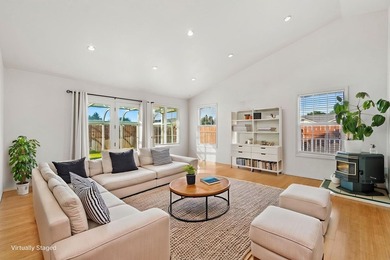 Charming, single-level home with a bright, open feel and - photo 10