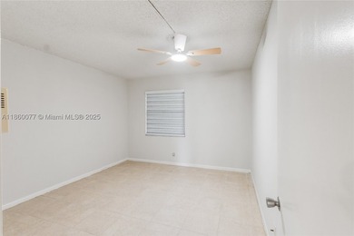 !! LOCATED ON THE FIRST FLOOR ... AND WITH GOLF COURSE VIEW - photo 10