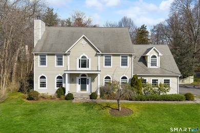 Exceptional custom-built 4 to 5 bedroom Colonial in desirable - photo 1