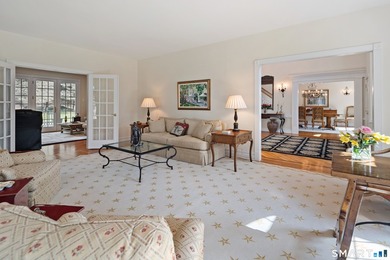 Exceptional custom-built 4 to 5 bedroom Colonial in desirable - photo 10