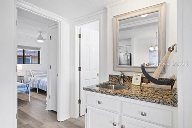Bright, beautifully maintained 2-bedroom, 2-bath tennis villa - photo 14