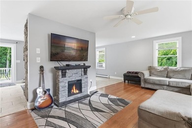 BEAUTIFUL REMODLED CUSTOME CAPE STYLE HOME ON OVER A HALF ACRE - photo 17