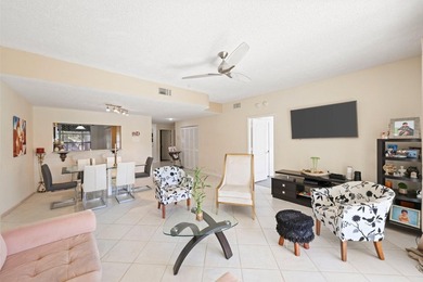 Bright and spacious coach home with stunning long lake views - photo 18