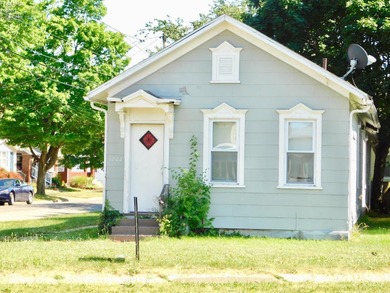 Lake Erie - Erie County Home Active Under Contract in Sandusky Ohio