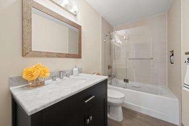 Bright and spacious coach home with stunning long lake views - photo 29