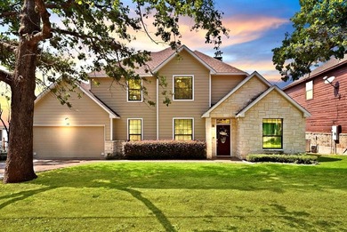 Cedar Creek Lake Home For Sale in Gun Barrel City Texas