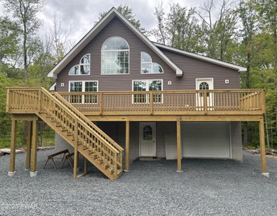 Lake Wallenpaupack Home For Sale in Lake Ariel Pennsylvania