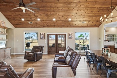 This STUNNING CUSTOM BUILT HOME truly checks every box-space - photo 14