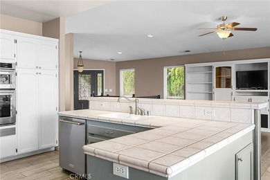 5370 Royal Oaks Dr - photo 18