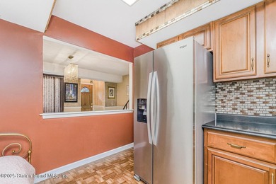 Welcome to this spacious and beautifully cared-for three-bedroom - photo 21