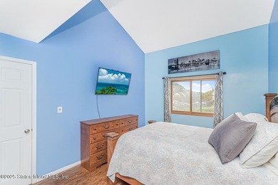 Welcome to this spacious and beautifully cared-for three-bedroom - photo 22