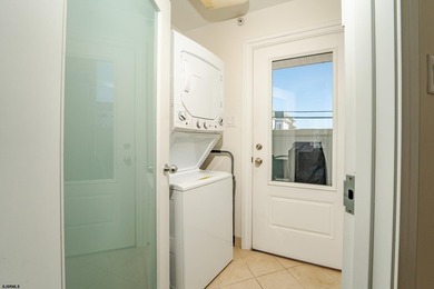 Welcome to 605 E 8th Street where you are in the center of it - photo 23