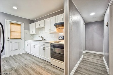 SHORT SALE OPPROTUNITY! Approved at $305,000 based on HUD