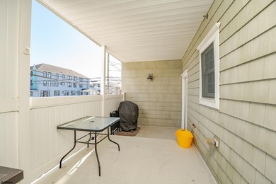 Welcome to 605 E 8th Street where you are in the center of it - photo 24