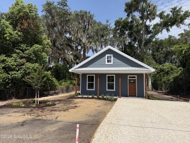 Welcome to easy coastal living in the heart of Darien. This - photo 1