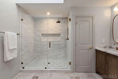 Set on a quiet cul-de-sac in one of La Jolla's most desirable - photo 32