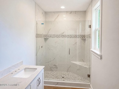 Welcome to easy coastal living in the heart of Darien. This - photo 8