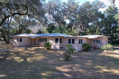 St. Johns River Home For Sale in Palatka Florida