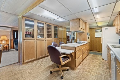 Versatile country property on 2.49 acres surrounded by beautiful - photo 3