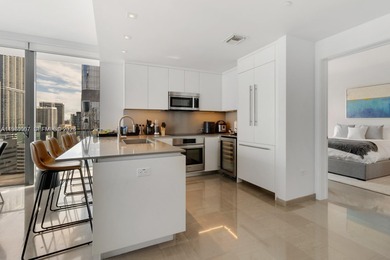 Most desirable 2 bed / 2.5 bath South-East corner unit at Reach